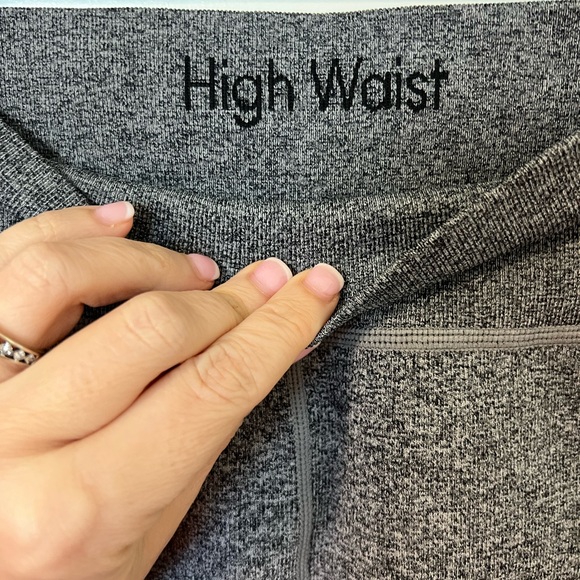 NWT Grey Seamless Love & Sports Tank and Shorts - Picture 5 of 9